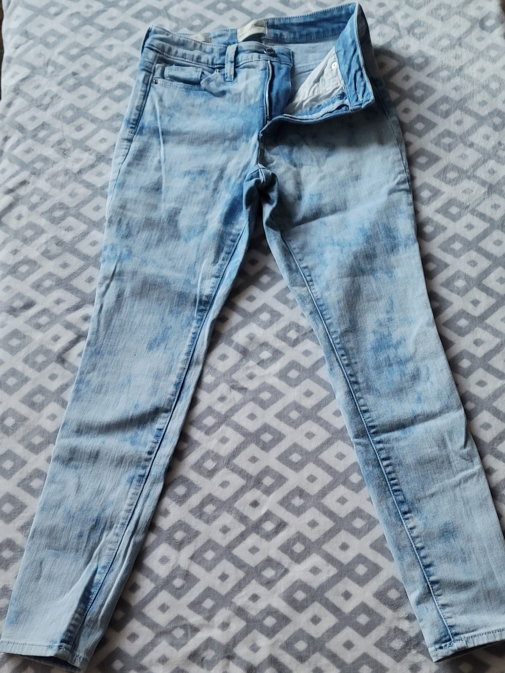 Universal Thread Light Blue High-Rise Skinny Jeans